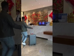 30 इंच एलजी पारदर्शी ओएलईडी स्क्रीन डेस्कटॉप लैंडस्केप ऊर्जा-कुशल खुदरा स्टोर शिक्षा शॉपी