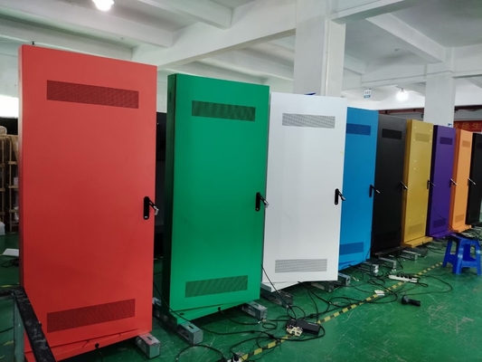 55inch Colorful Outdoor Digital Signage High Brightness Smart 2500Nits Double Side For Bus Station